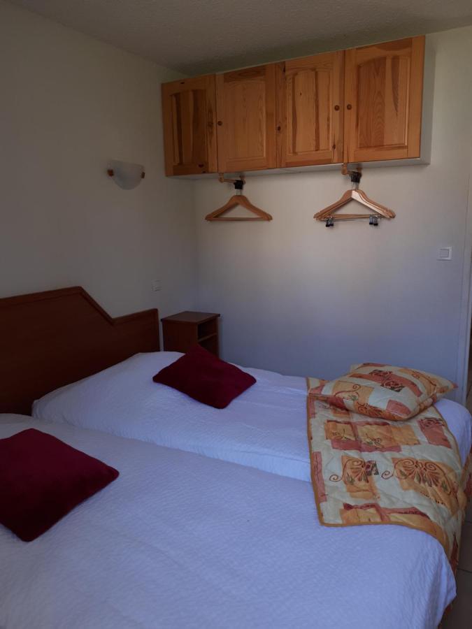Logis Hotel Le Ceans Orpierre Exteriör bild