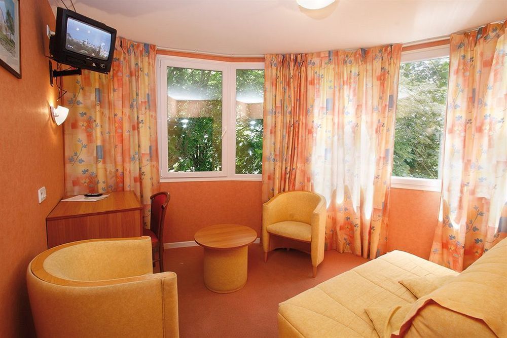 Logis Hotel Le Ceans Orpierre Exteriör bild